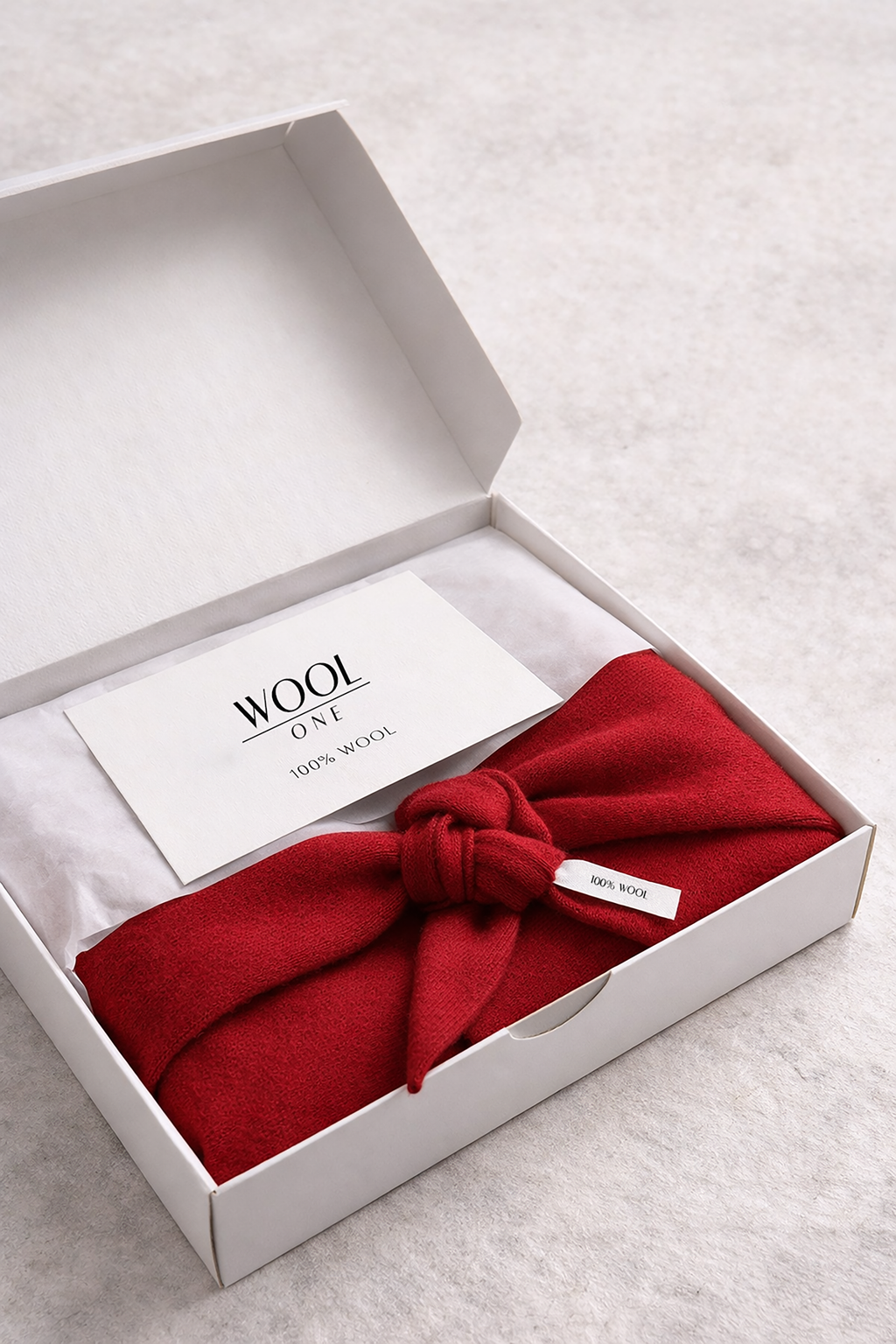 WOOL ONE – Dreieckstuch aus 100 % Wolle Farbe Rot